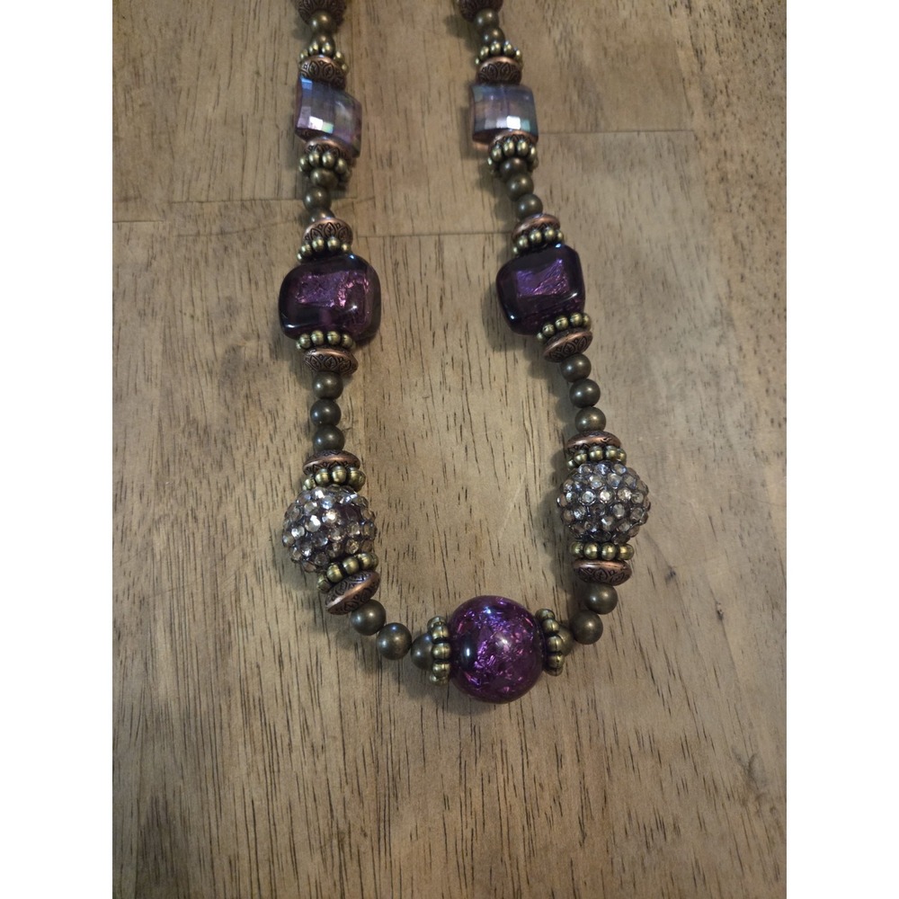 Vtg Purple beaded necklace